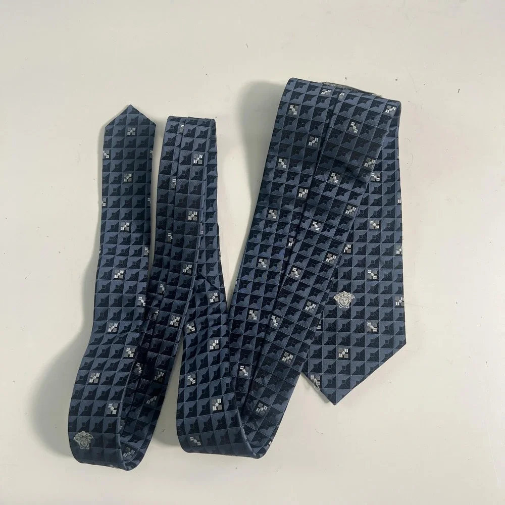 Gianni Versace Silk Tie Mens Blue Geometric Medusa Logo Made In Italy Necktie